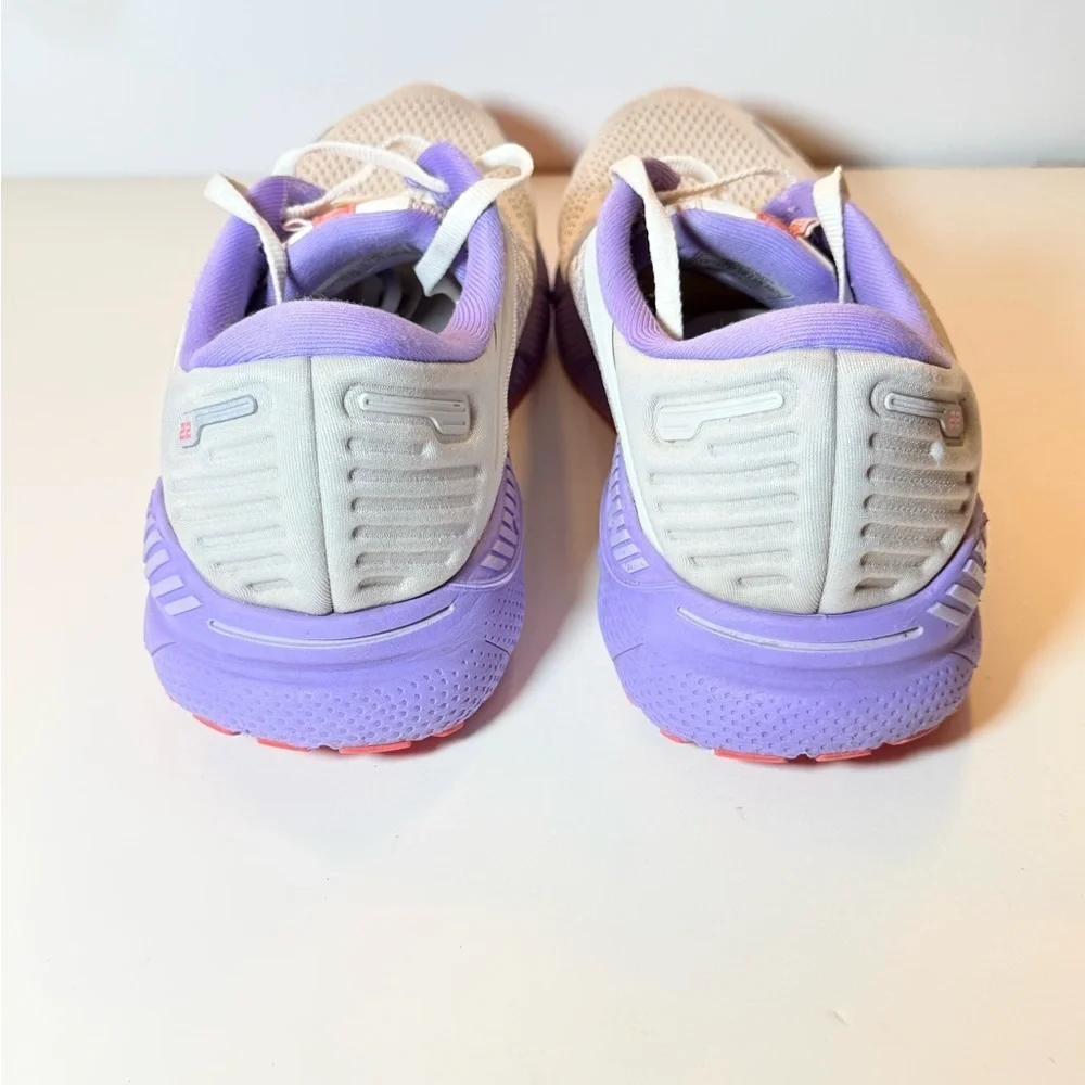 Brooks Women's Athletic Shoes - White and Purple